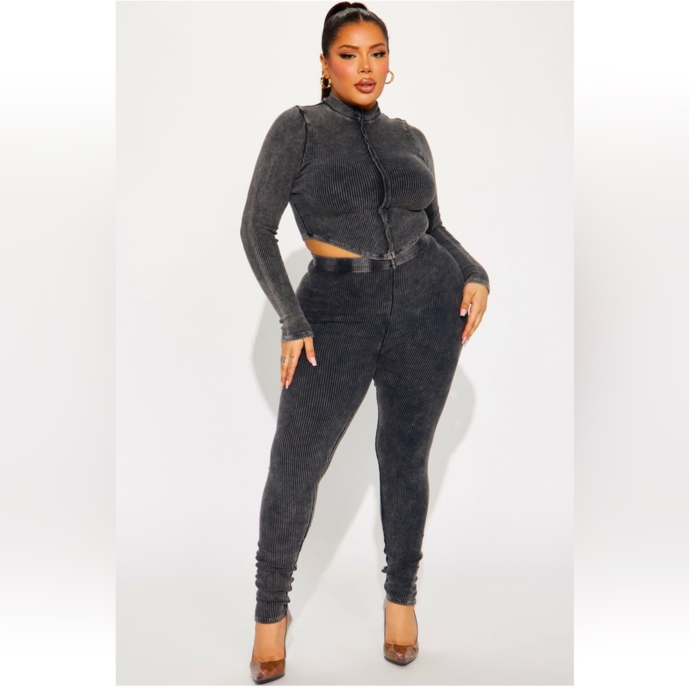Two Piece Set🖤🖤🖤. - Picture 3 of 3